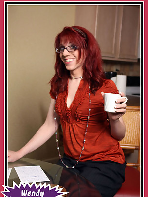 New shemale photos from nerdy T-girl Wendy Summers